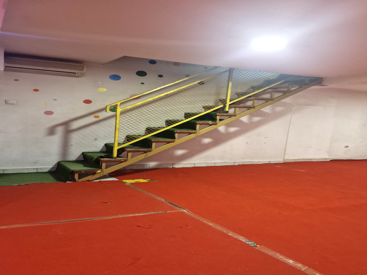 centar, Užice, Srbija, 2 Sobe Sobe,1 KupatiloBathrooms,Poslovni prostor,Izdavanje - Ponuda,1998