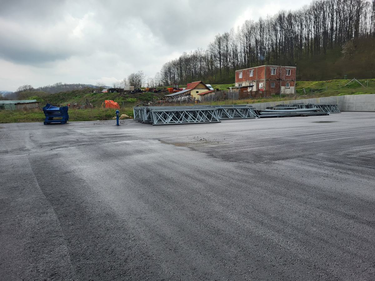 Gornji Milanovac, Srbija, 7 Sobe Sobe,2 BathroomsBathrooms,Poslovni prostor,Prodaja - Ponuda,2,2006